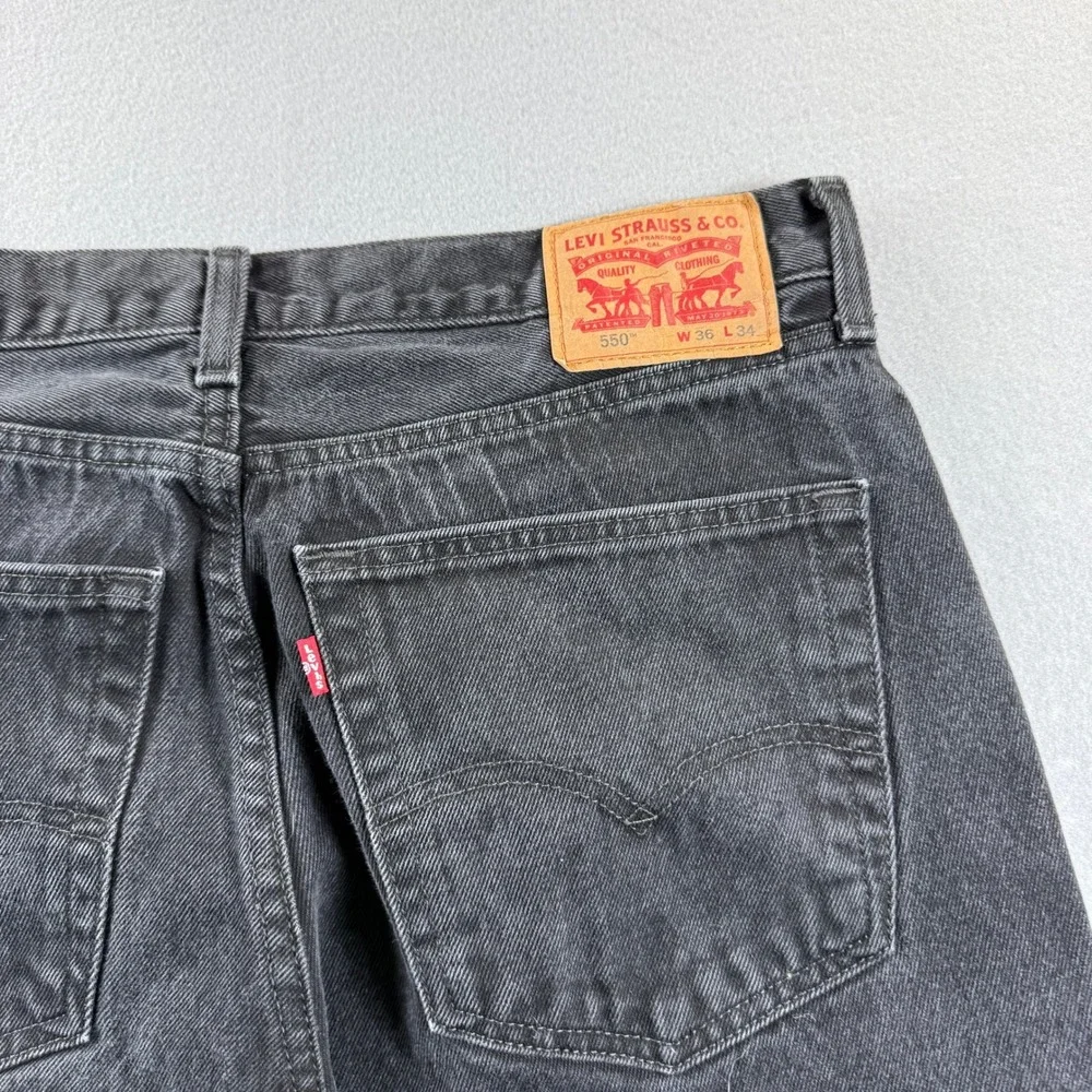 Levi's 550 Jeans Men 36x34 (Fit 36x31) Black Relaxed Fit Tapered Leg Denim